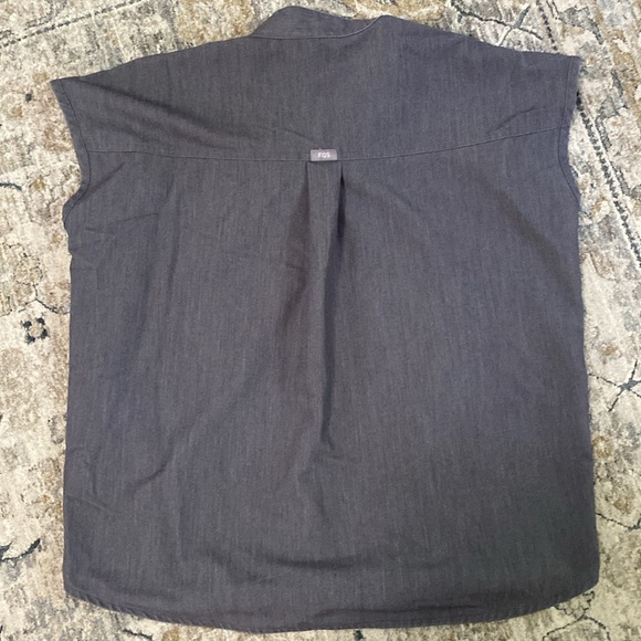 Figs scrub top - Picture 2 of 4